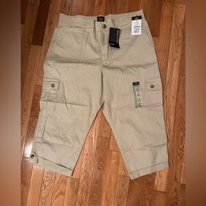 Lee Cargo Capris — Light Khaki